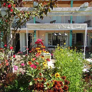 hostellerie-de-la-poste.midi-pyreneeshotels.com/