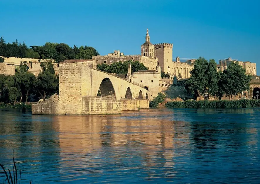 Bateau Hotel A Quai Le Chardonnay Avignon 4*,