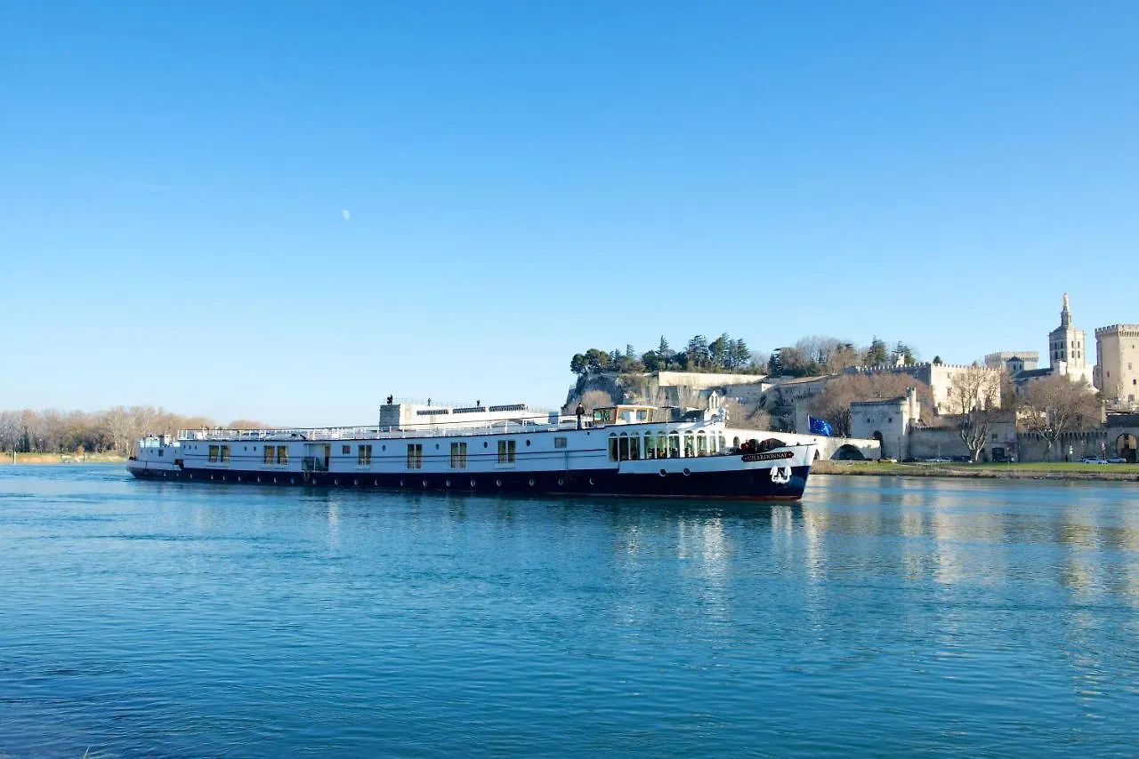 ****  Bateau Hotel A Quai Le Chardonnay Avinhão França